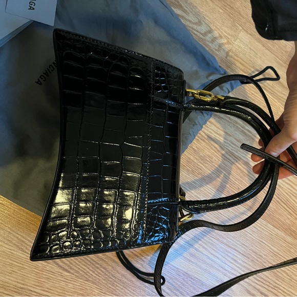 BALENCIAGA Hourglass small glossed croc-effect leather tote - Picture 9 of 14